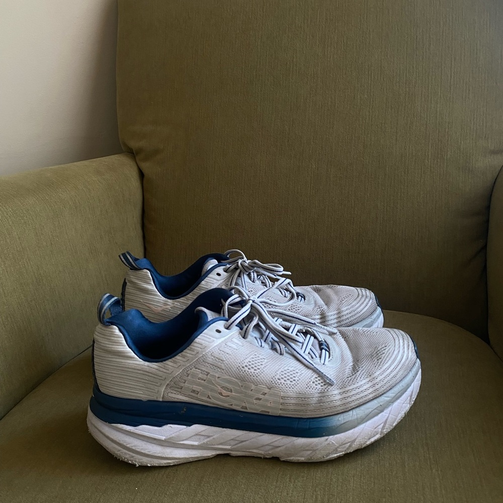 Hokas